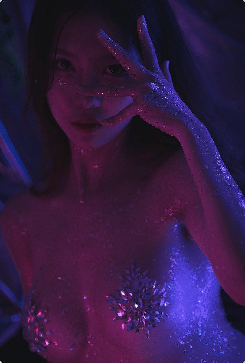  女子色情直播70万